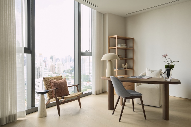 Thomas Juul-Hansen 设计的极简顶层公寓 SCOPE Thonglor