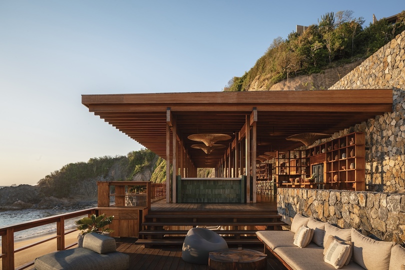 Huber Design Studio 设计的极简主义餐厅 Sal Restaurant