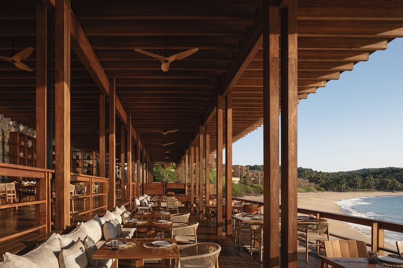 Huber Design Studio 设计的极简主义餐厅 Sal Restaurant