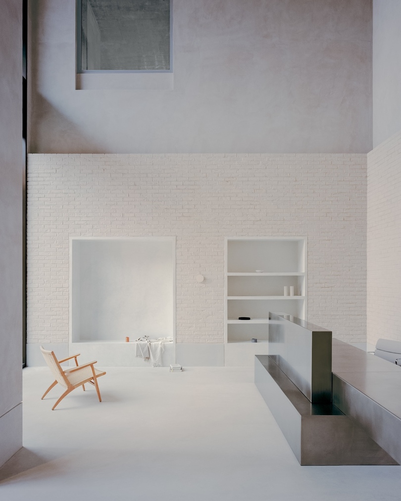 由 Actual Office 设计的极简主义住宅 Cherry Orchard