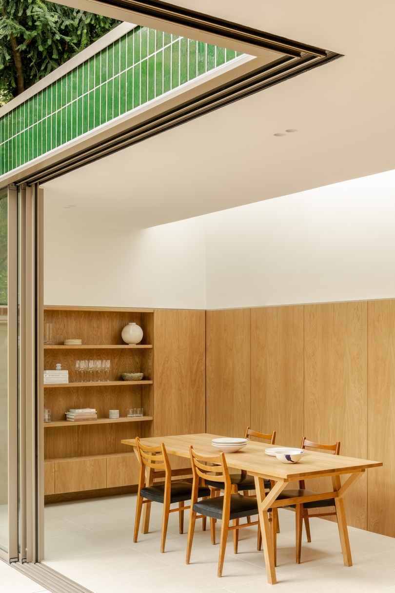 Manea Kella 设计的极简主义住宅 Heathside House