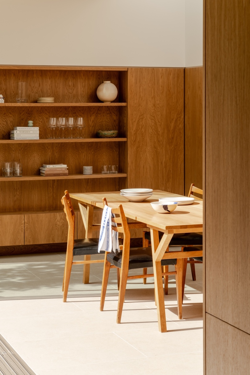 Manea Kella 设计的极简主义住宅 Heathside House