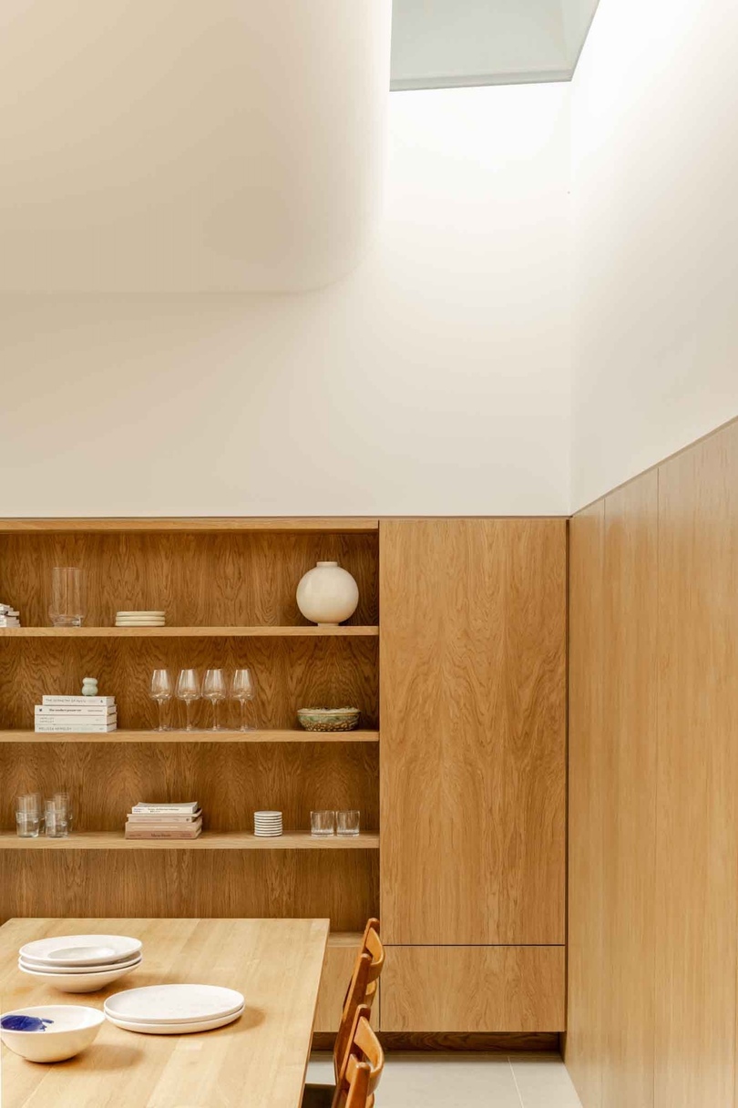 Manea Kella 设计的极简主义住宅 Heathside House