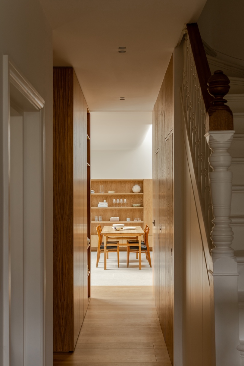 Manea Kella 设计的极简主义住宅 Heathside House