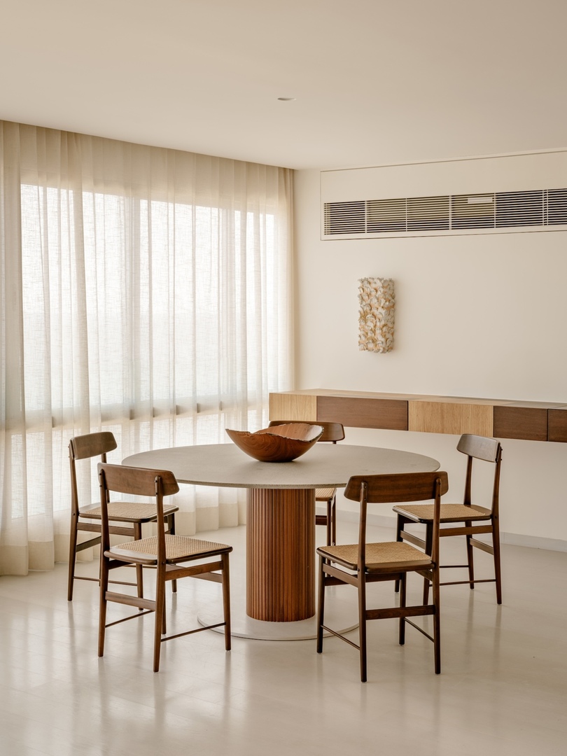 Pascali Semerdjian Arquitetos 设计的极简主义公寓 Leblon