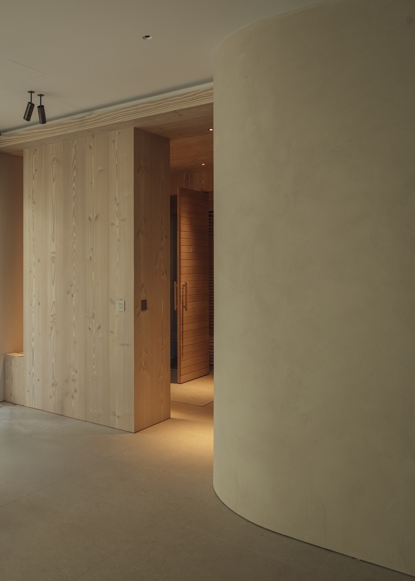 McLean Quinlan 设计的极简主义住宅 Lisbon Townhouse