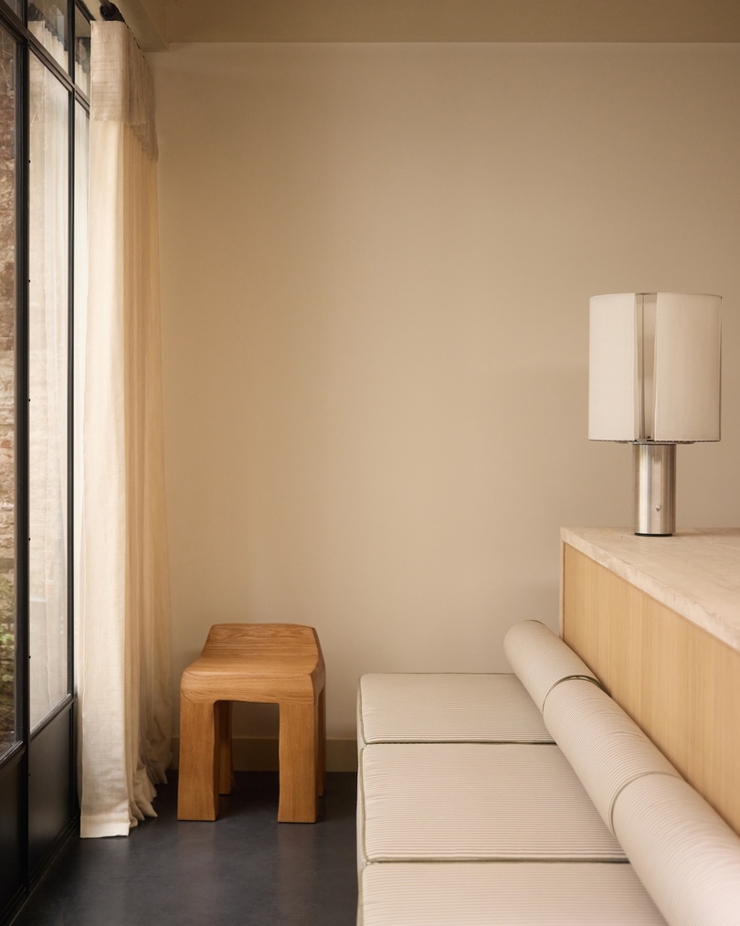 Margriet de Bruijn 设计的极简主义住宅 Mek the Apartment