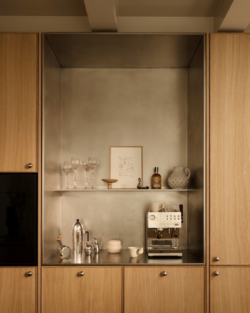 Margriet de Bruijn 设计的极简主义住宅 Mek the Apartment