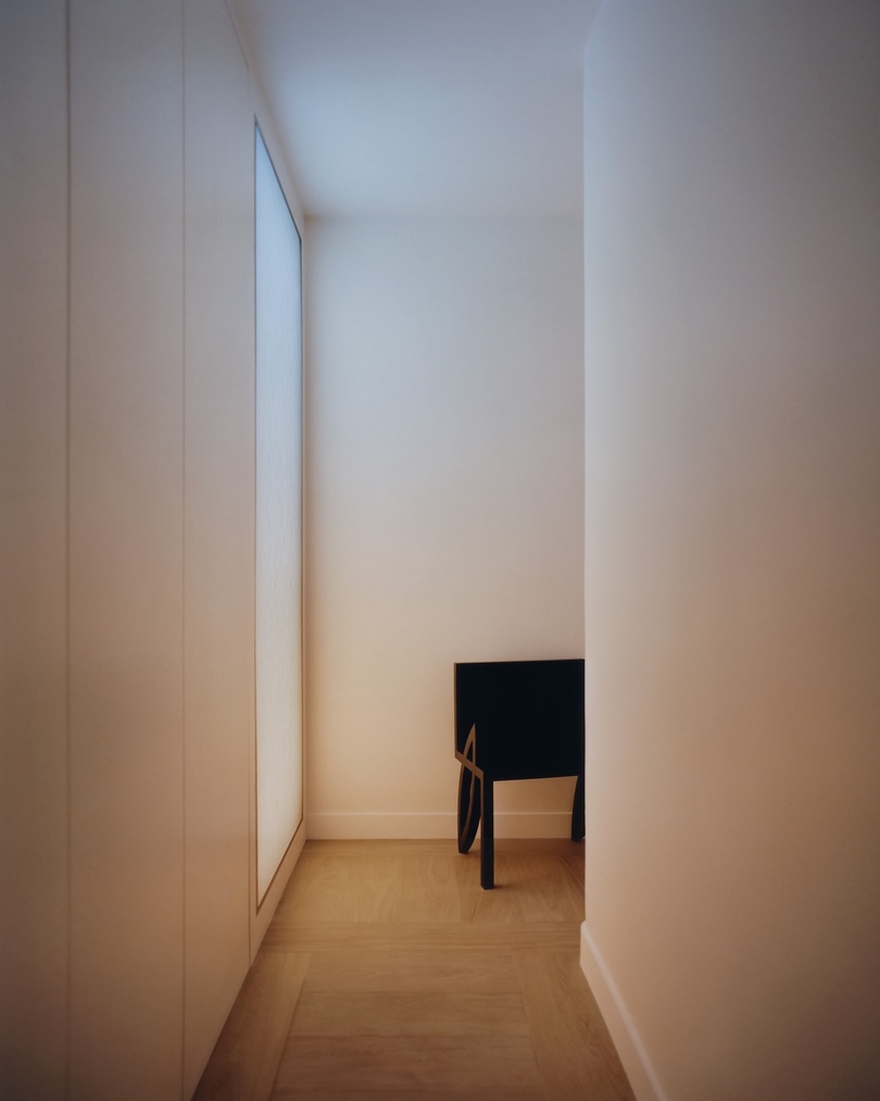 Rudy Guénaire 设计的极简主义公寓 Panthéon Apartment