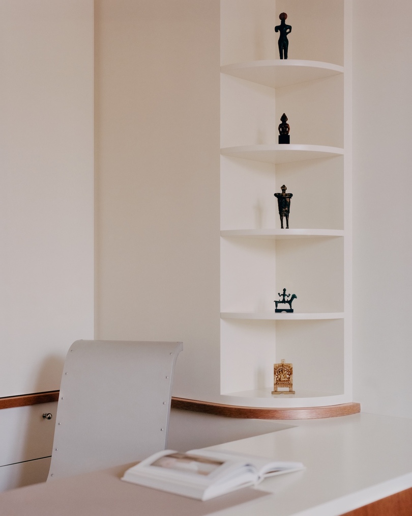 Rudy Guénaire 设计的极简主义公寓 Panthéon Apartment