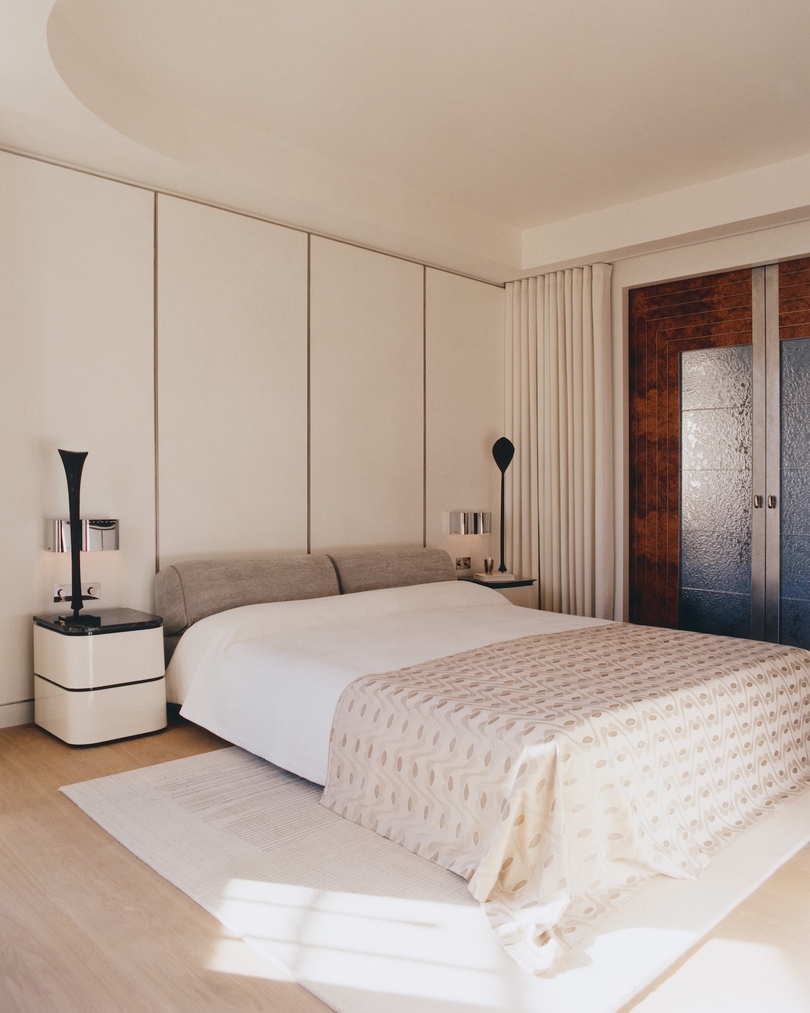 Rudy Guénaire 设计的极简主义公寓 Panthéon Apartment