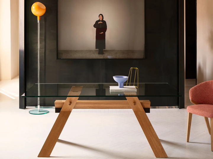 意大利家具品牌:Bross推出Piana餐桌,经典设计焕新回归