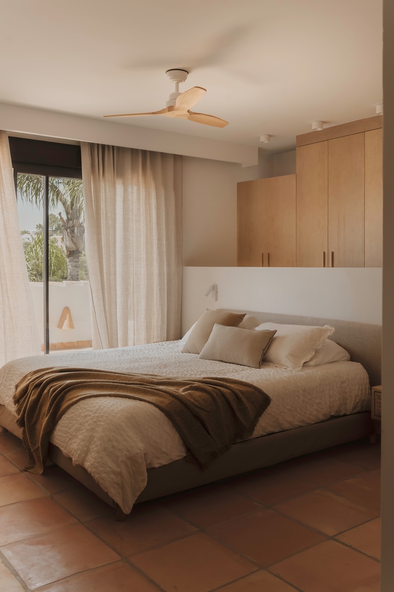 由 Auñón Cabrera 设计的极简主义住宅 Casa Montis