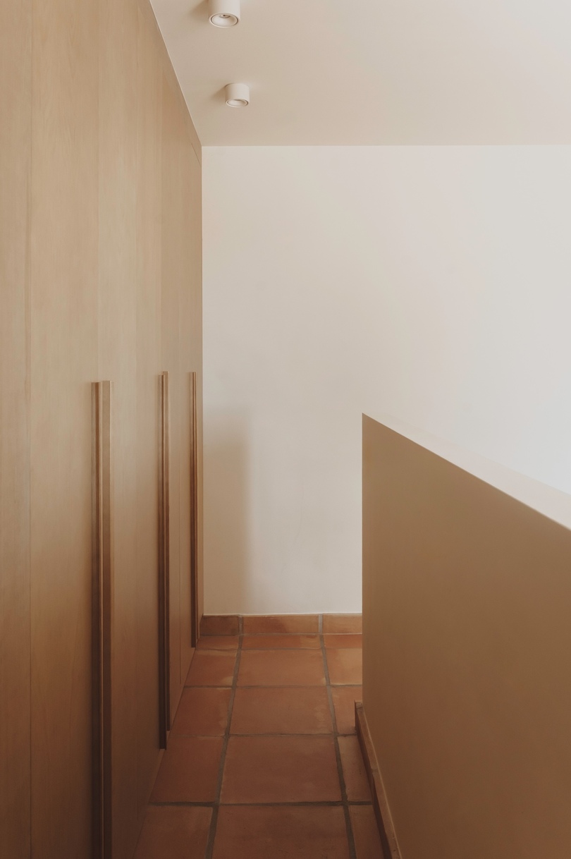由 Auñón Cabrera 设计的极简主义住宅 Casa Montis