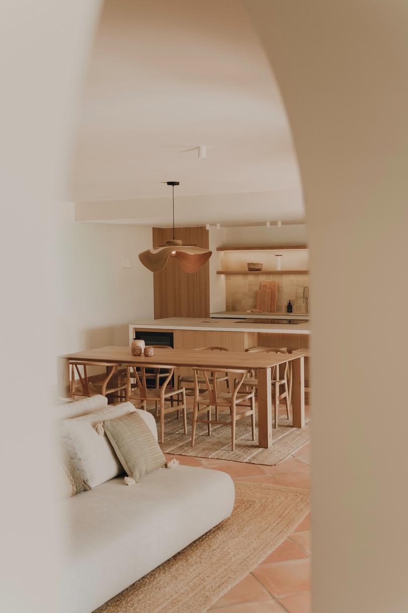 由 Auñón Cabrera 设计的极简主义住宅 Casa Montis