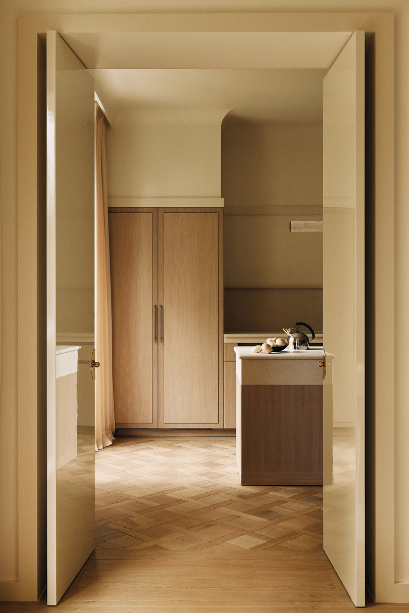 由 Atelier MKD 设计的极简主义住宅 FOCH Apartment