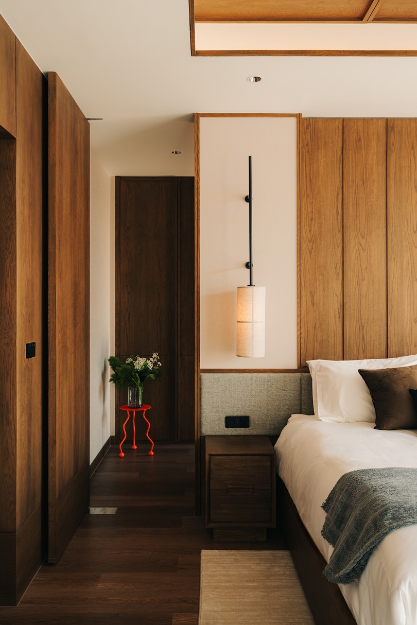 JUNF STUDIO 设计的极简主义公寓 Chao Phraya River