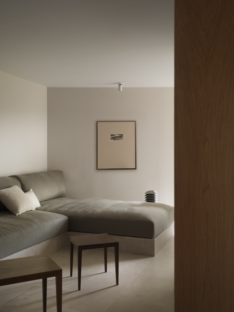 由 Febrero Studio 设计的极简主义公寓 Madrid Flat