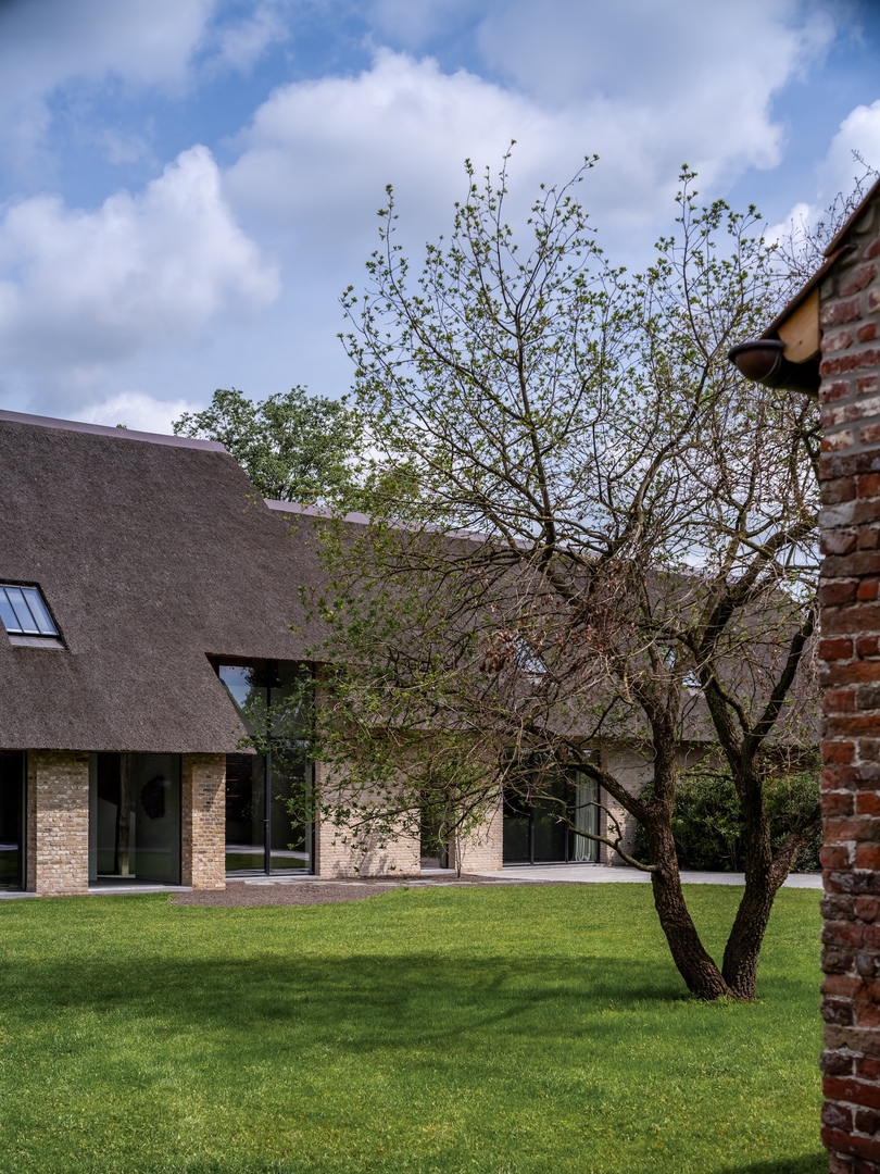 Simon de Burbure 改造的比利时历史住宅 AJ. House