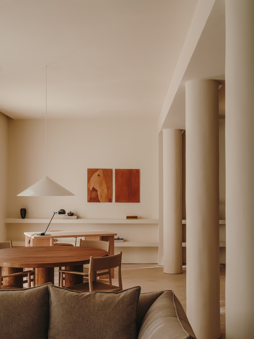 由 Plantea Estudio 设计的极简主义公寓 Casa Ambrose