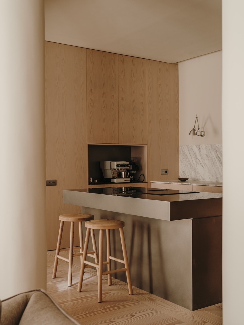 由 Plantea Estudio 设计的极简主义公寓 Casa Ambrose