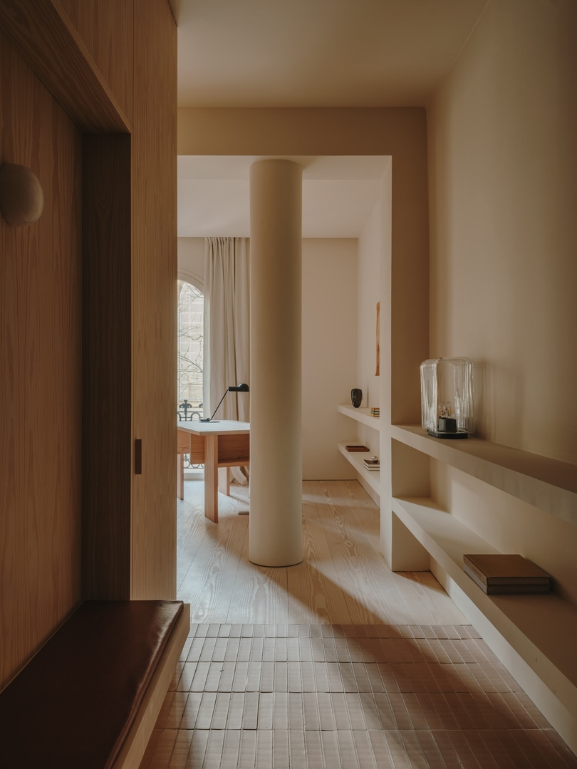 由 Plantea Estudio 设计的极简主义公寓 Casa Ambrose