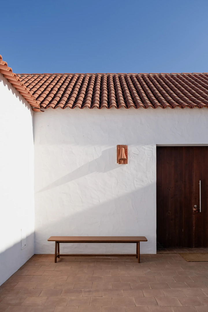 Depping&Jørgensen 推出 FRAME 实木餐厅家具系列