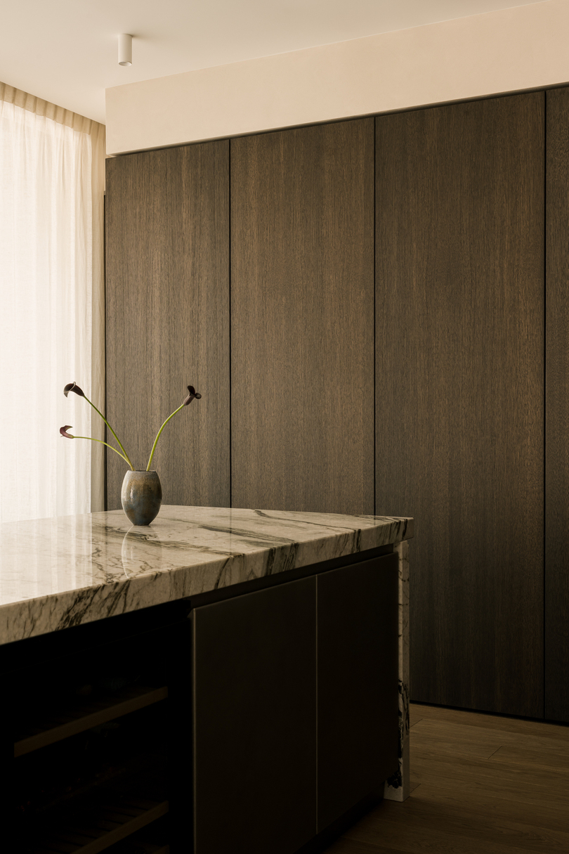 Oskar Firek Architects设计的极简主义住宅SAR Apartment
