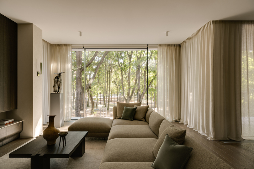 Oskar Firek Architects设计的极简主义住宅SAR Apartment