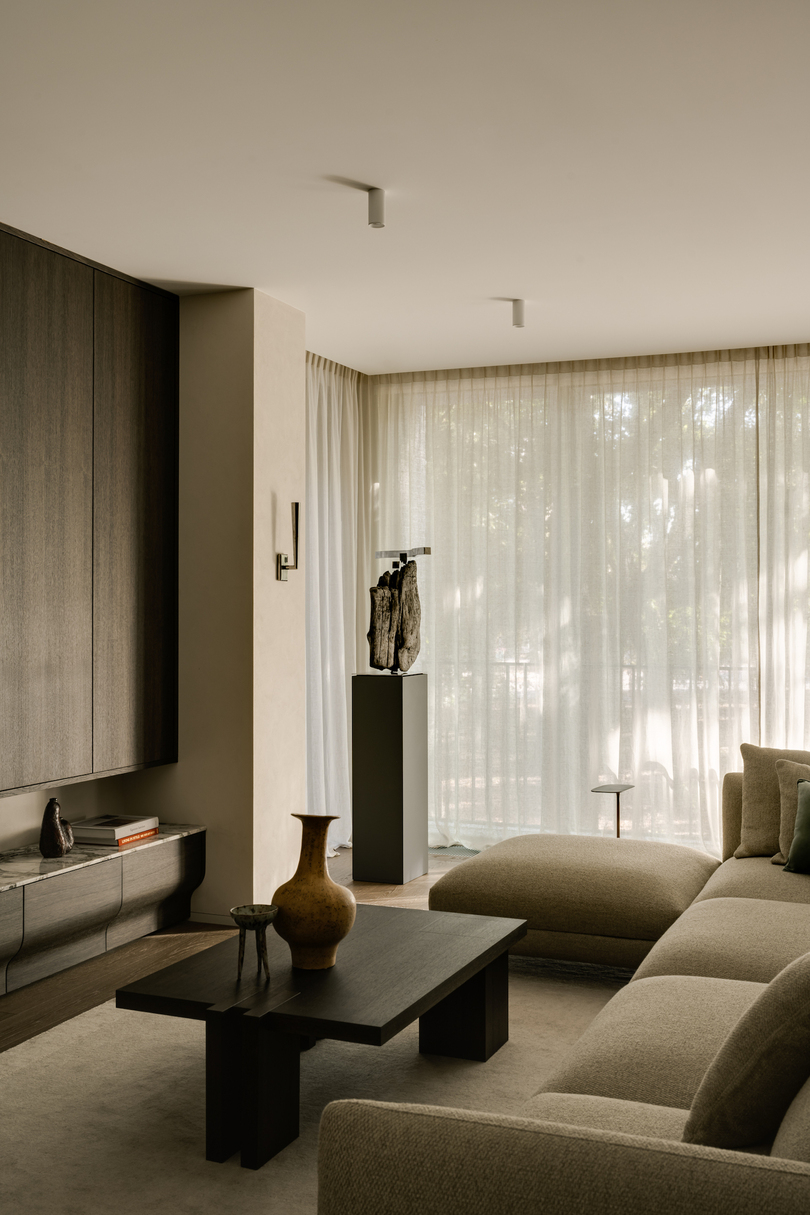 Oskar Firek Architects设计的极简主义住宅SAR Apartment
