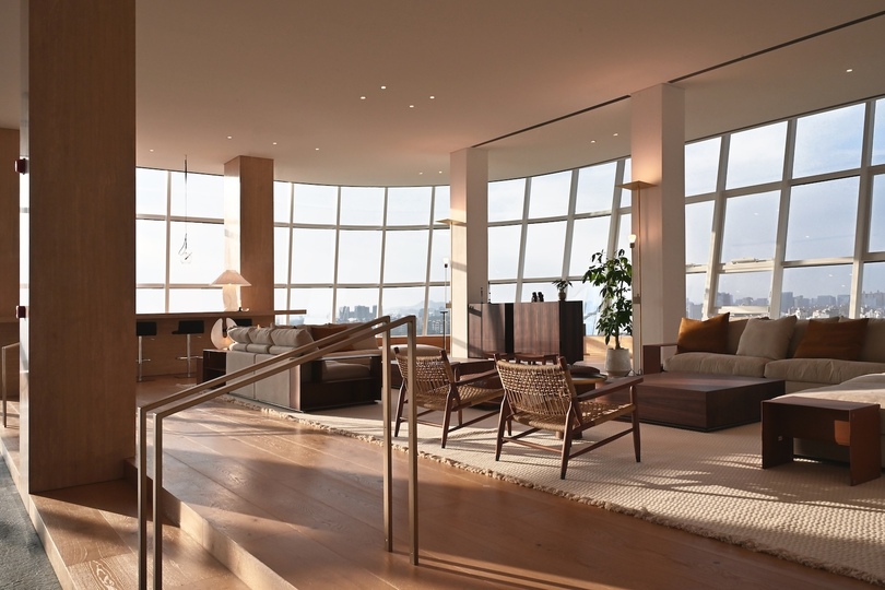 由 Studio Per 设计的极简办公空间 Skyline Workscape