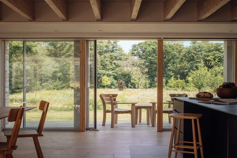 McLean Quinlan 设计的极简主义住宅 Virginia Water
