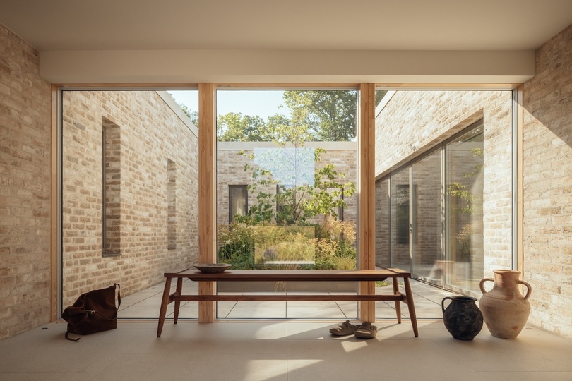 McLean Quinlan 设计的极简主义住宅 Virginia Water