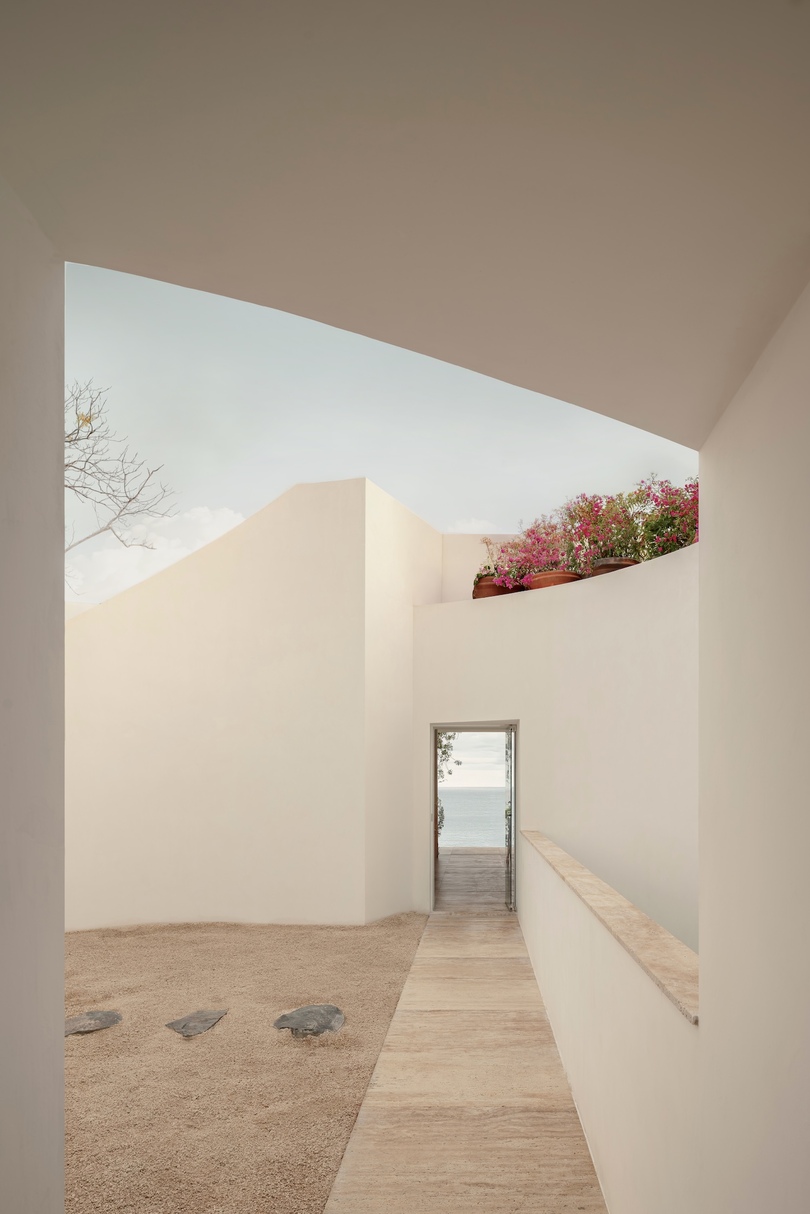 Casa Malonic海滨住宅：极简建筑与自然景观的诗意融合