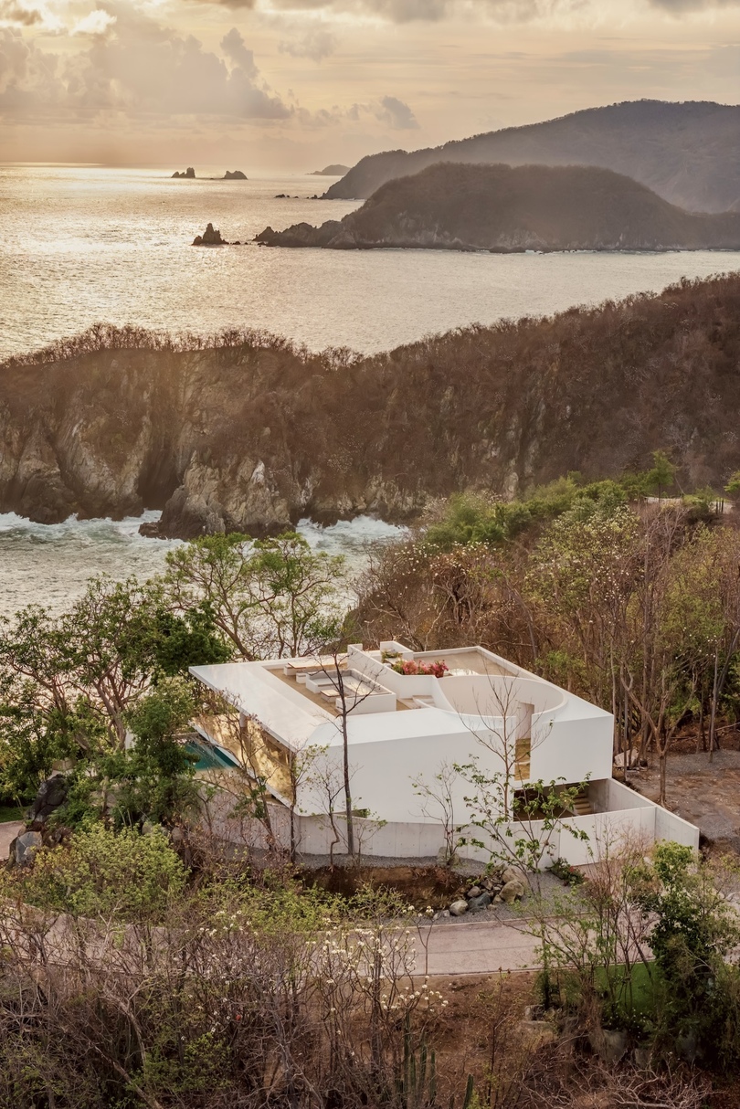 Casa Malonic海滨住宅：极简建筑与自然景观的诗意融合