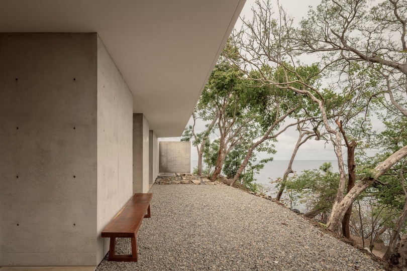 Casa Malonic海滨住宅：极简建筑与自然景观的诗意融合