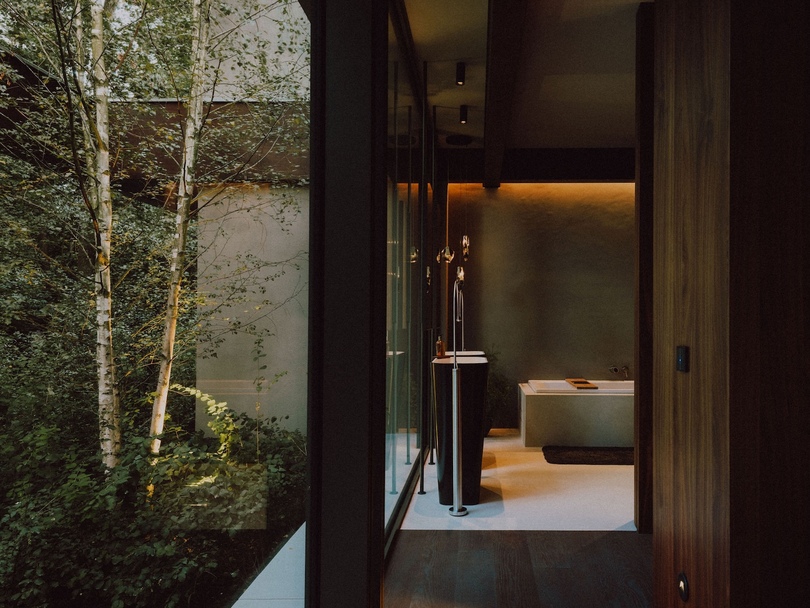 Tom Kneepkens Architect设计的森林别墅Forest Villa MB