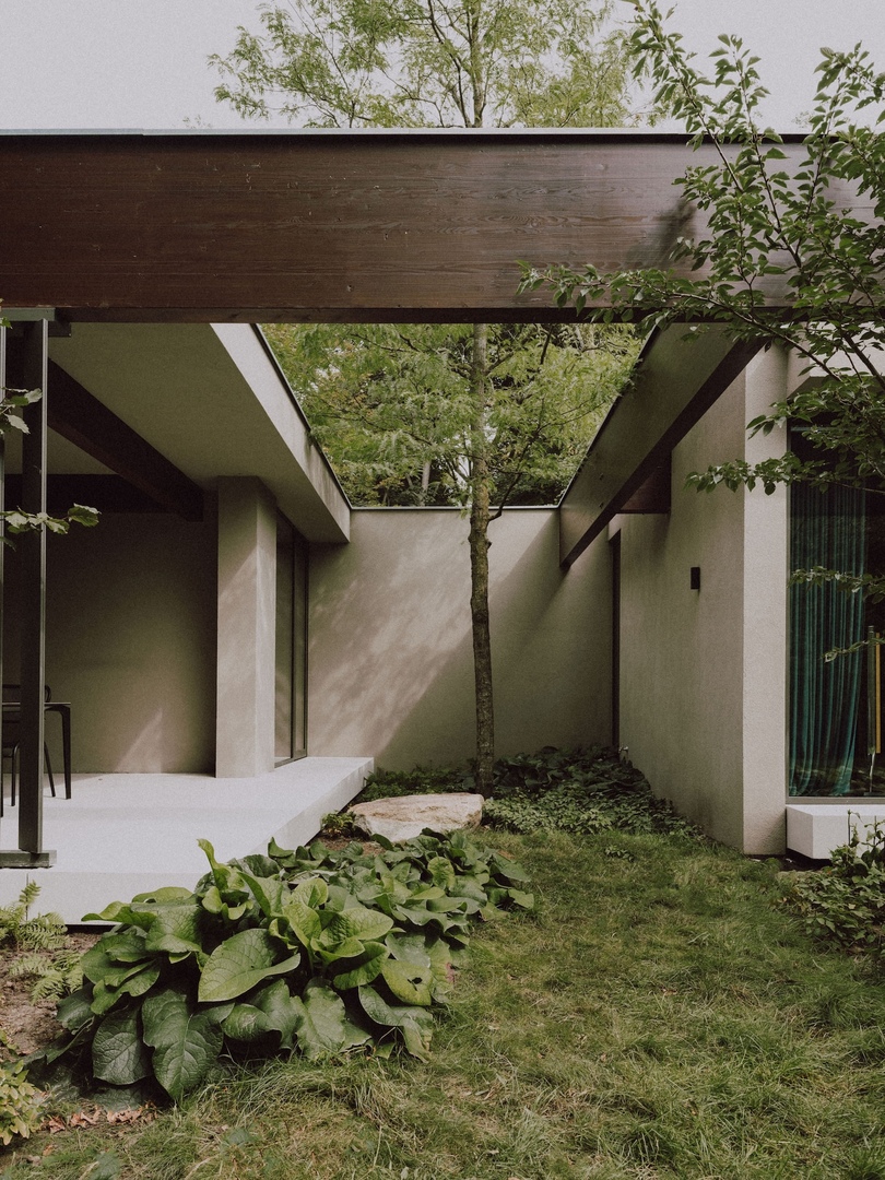 Tom Kneepkens Architect设计的森林别墅Forest Villa MB