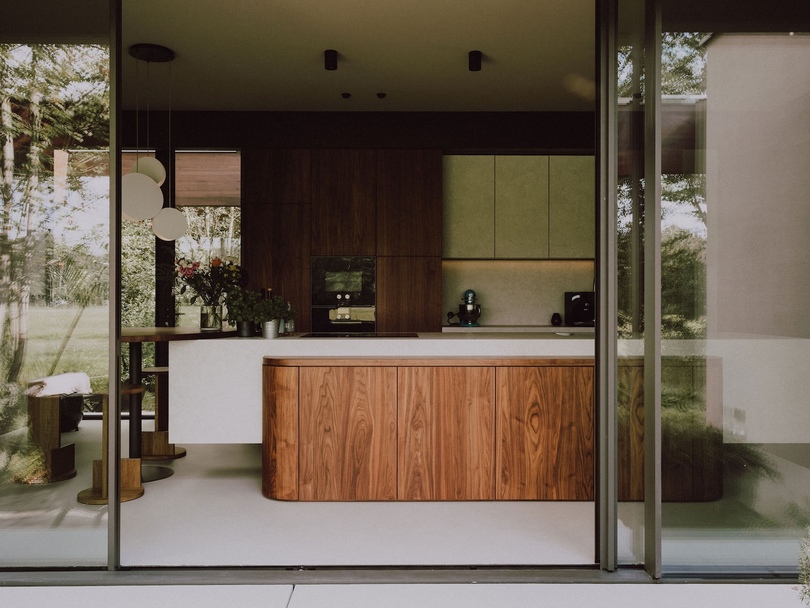 Tom Kneepkens Architect设计的森林别墅Forest Villa MB
