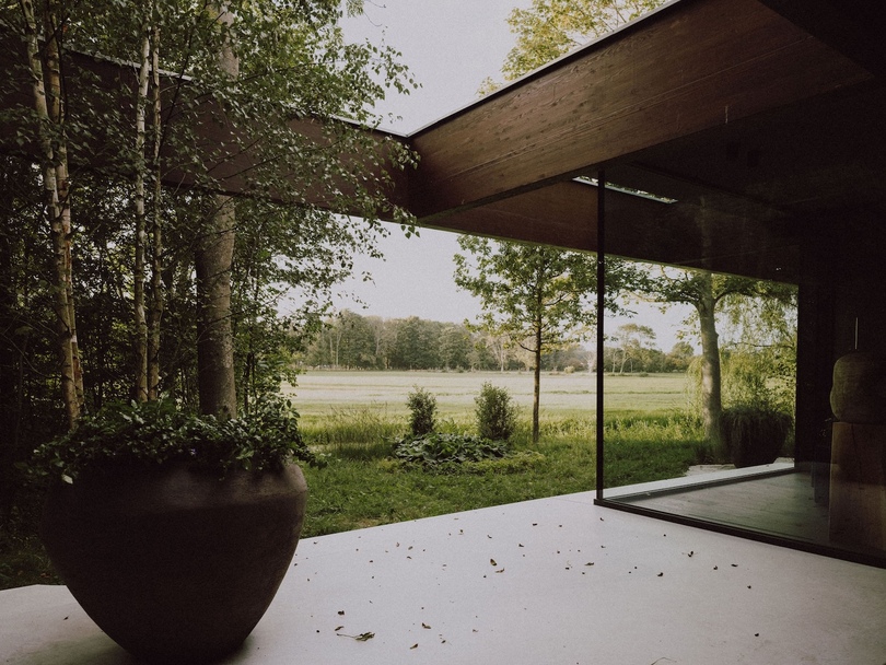Tom Kneepkens Architect设计的森林别墅Forest Villa MB