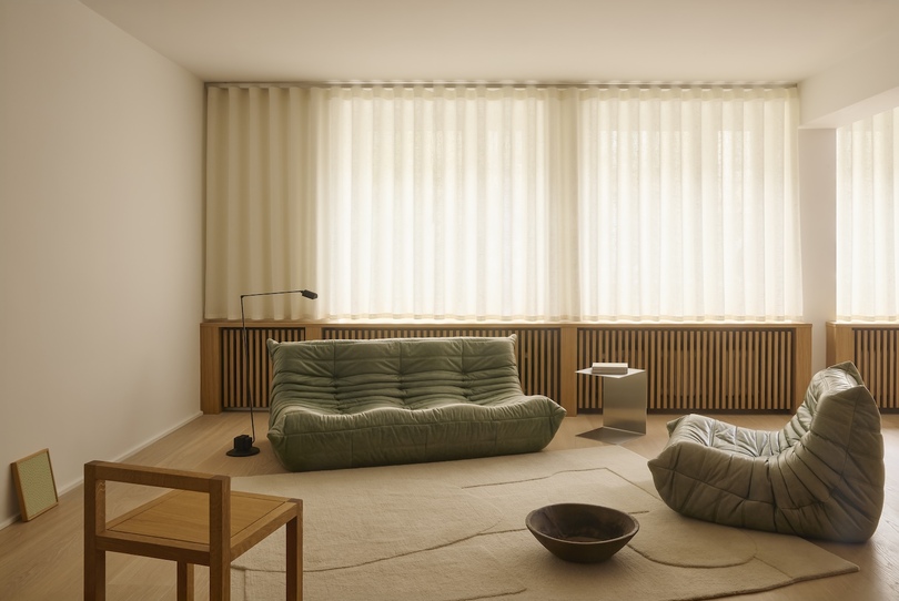 Nidus设计|Apartment 1956以橡木与不锈钢重塑经典公寓