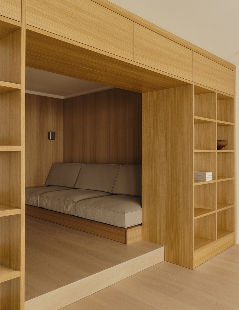Nidus设计|Apartment 1956以橡木与不锈钢重塑经典公寓