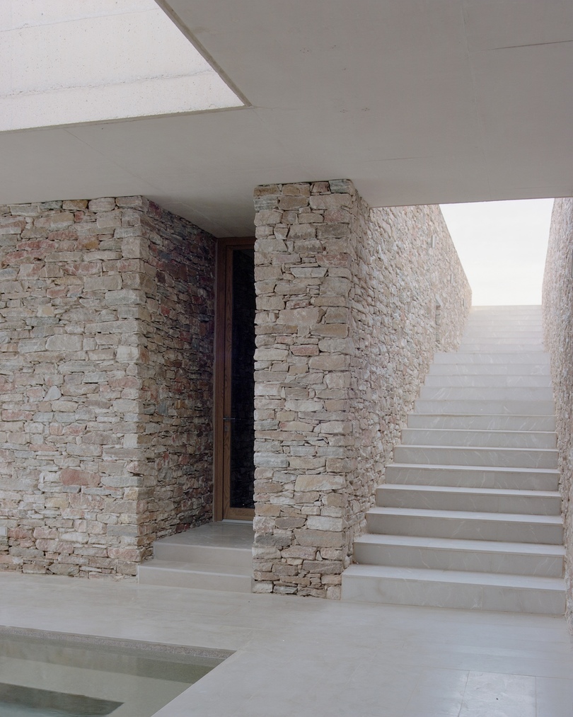 希腊 Sifnos Fysika 住宅|隐于梯田之下的极简建筑设计