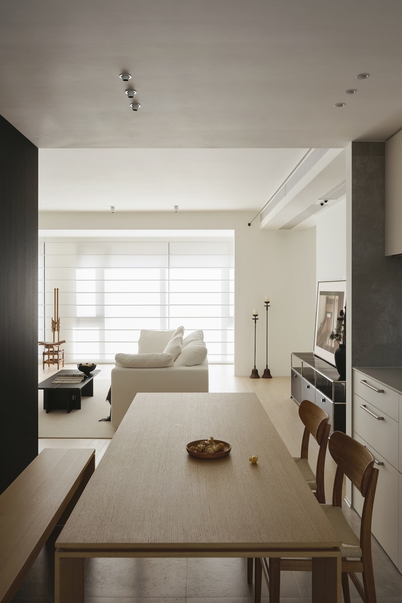Zouhe Space Design 设计的极简住宅 Su Residence
