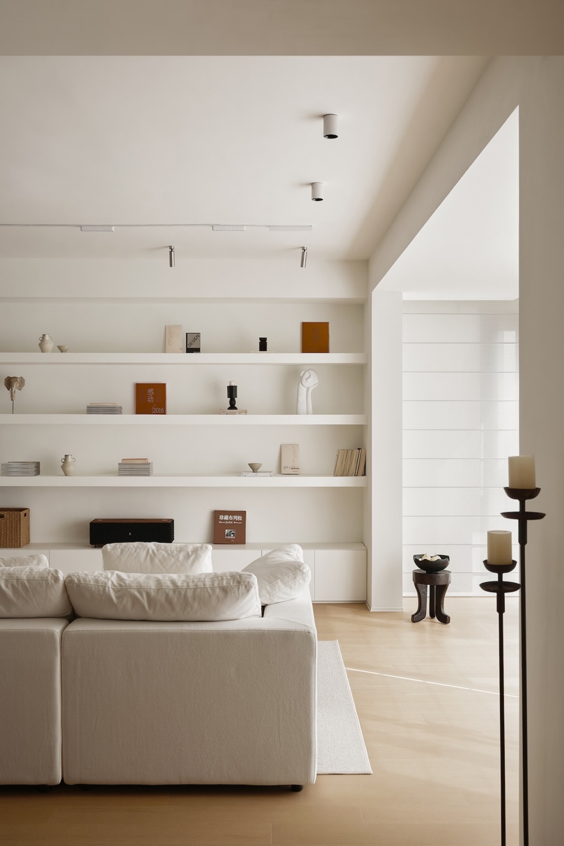 Zouhe Space Design 设计的极简住宅 Su Residence