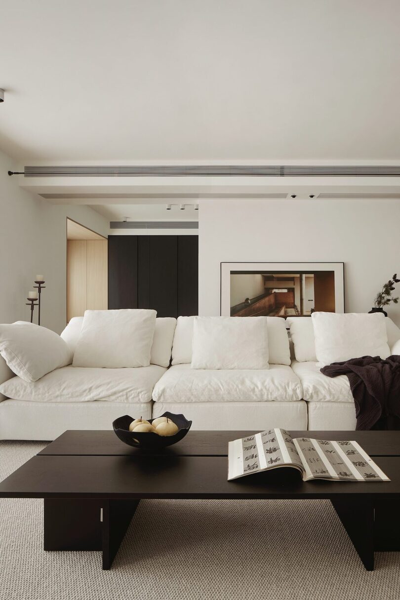 Zouhe Space Design 设计的极简住宅 Su Residence