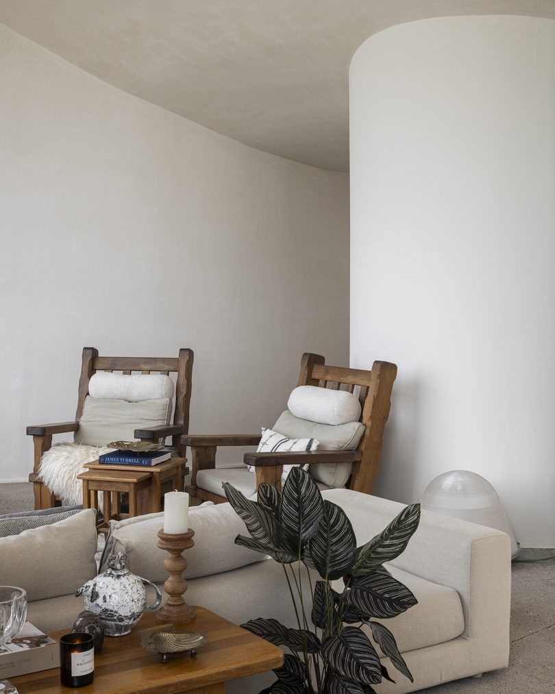 Villa Nouvelle Vague 半埋沙丘,探索混凝土的流动之美