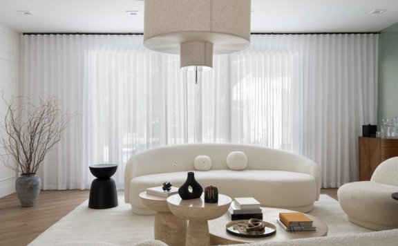 由Bea Pernia设计的极简主义公寓Korn Residence