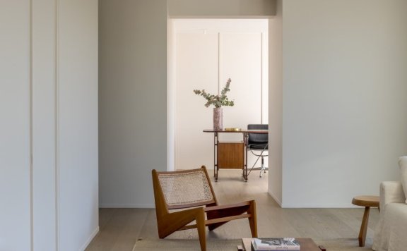 由Atelier 10.8设计的极简公寓Penthouse in Bruges