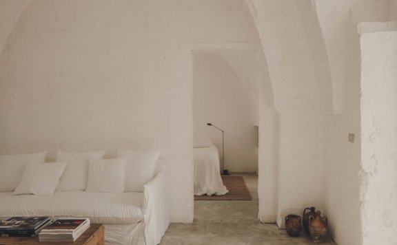 由Studio Andrew Trotter设计的极简住宅Borgo Gallana